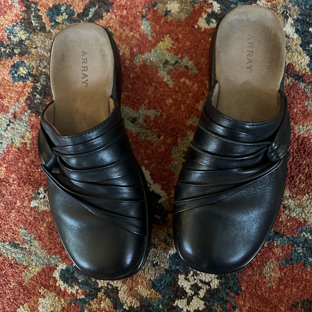 Array leather mules, black 7.5 wide